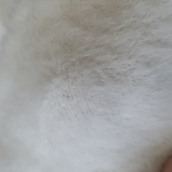 Gymshark whitney Simmons white fuzzy shorts size medium - Picture 6 of 7